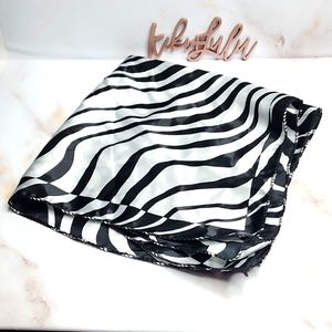 Zebra scarf, bag scarf 19 inch square 🔥 5/$25 Bundle Sale 🔥